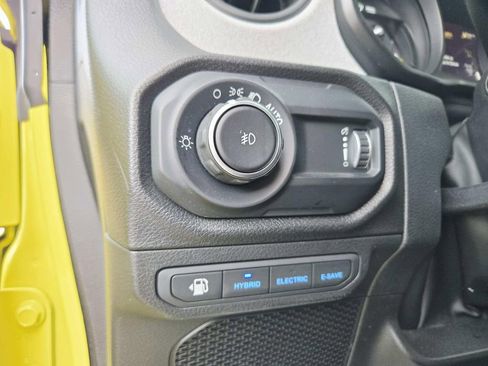 Used 2024 Jeep Wrangler Unlimited w/ Convenience Group AWD/4WD image 35