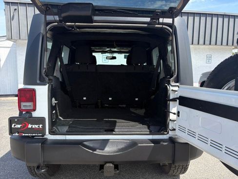 Used 2018 Jeep Wrangler Unlimited Sport S AWD/4WD image 15