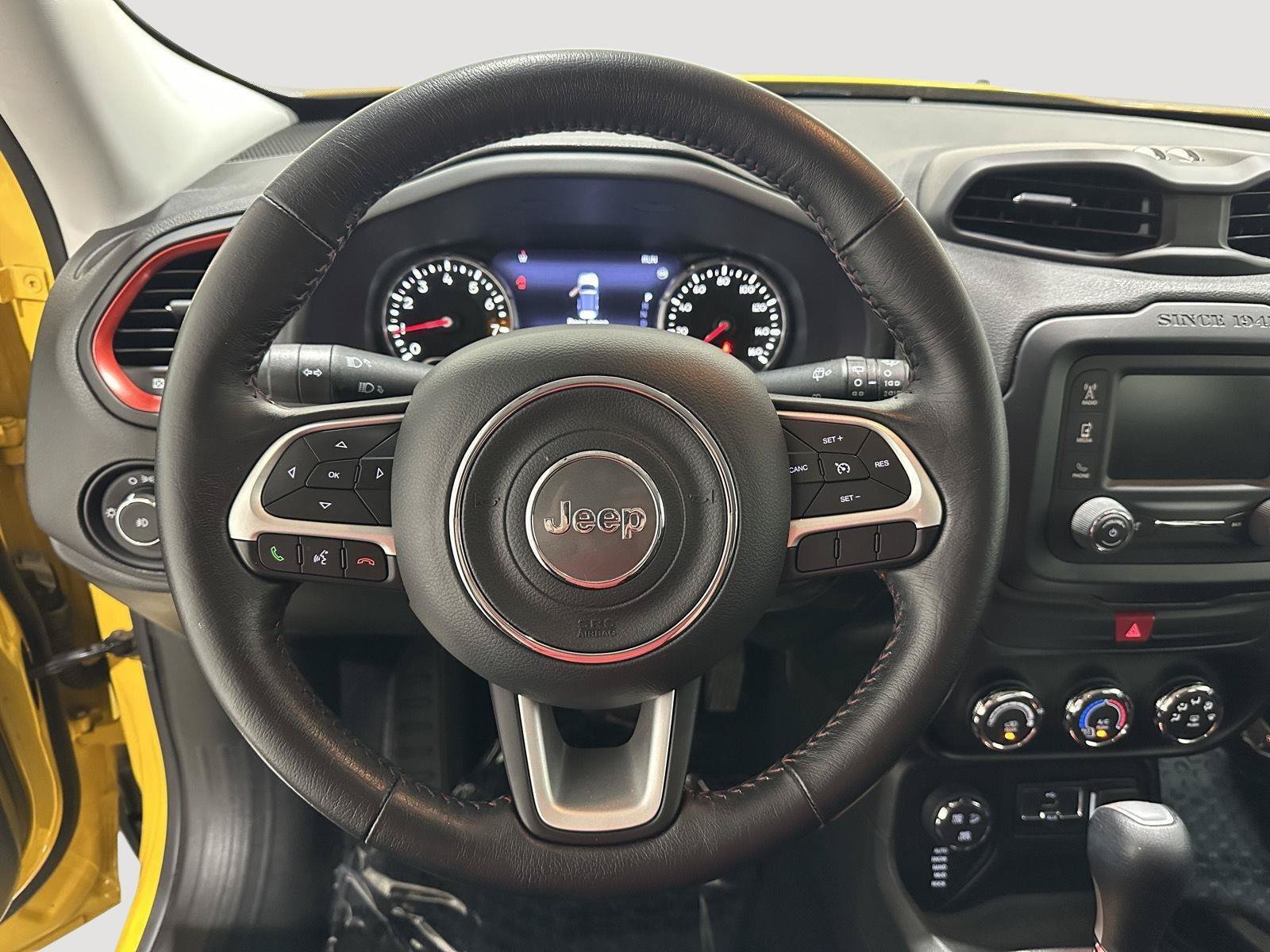 Used 2016 Jeep Renegade Trailhawk AWD/4WD image 9