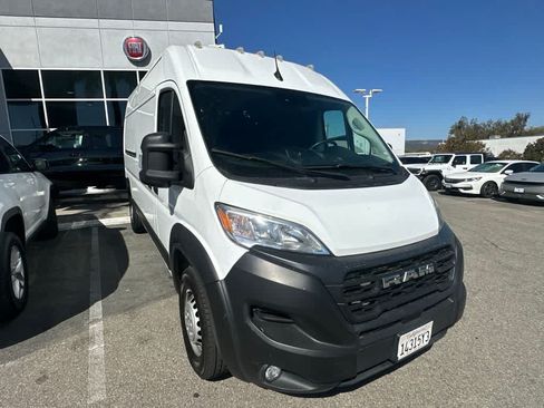 Used 2025 RAM ProMaster 2500 w/ Convenience Group FWD image 2