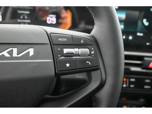 New 2026 Kia Sportage LX image 21