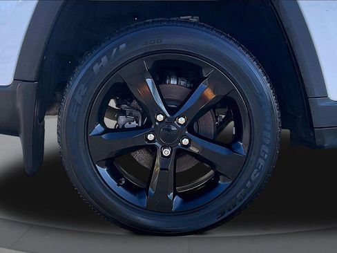 Certified 2023 Jeep Grand Cherokee Altitude image 36