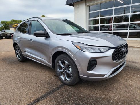 Used 2024 Ford Escape ST-Line AWD/4WD image 2