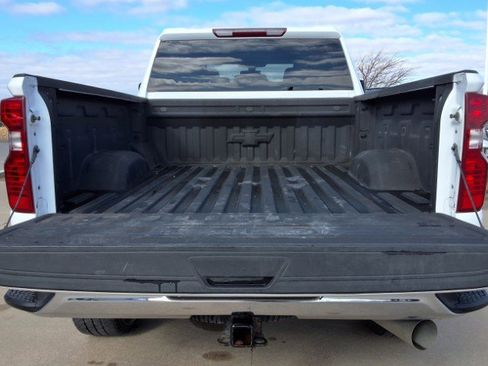 Used 2023 Chevrolet Silverado 2500 LT w/ Convenience Package image 8