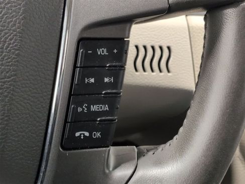 Used 2010 Ford Taurus SEL image 25