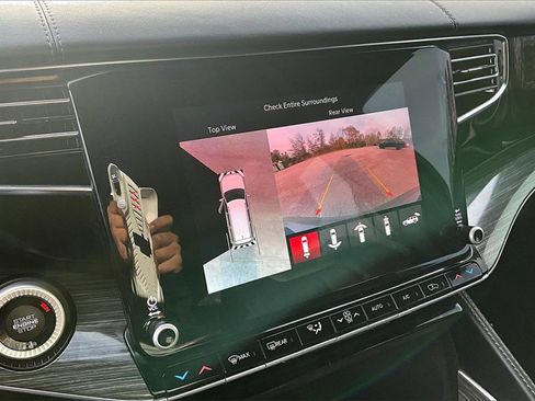 Used 2022 Jeep Wagoneer Series III w/ Convenience Group I image 14