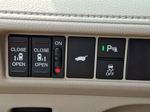 Used 2026 Honda Odyssey Touring image 25