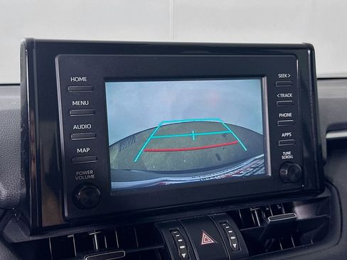 Used 2019 Toyota RAV4 XLE Premium image 10