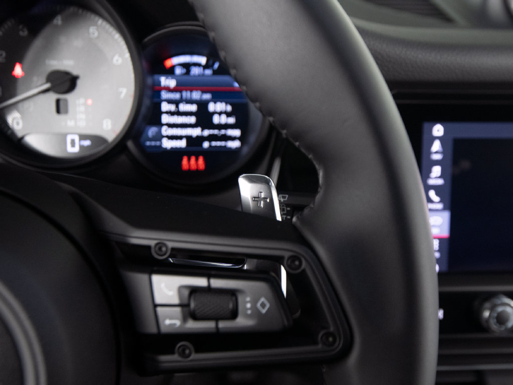 Certified 2026 Porsche Macan S AWD/4WD image 31