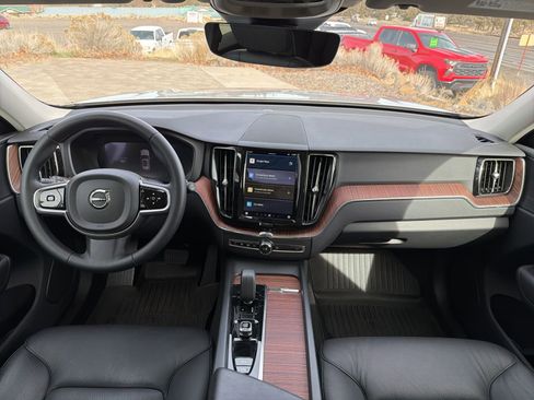 Used 2023 Volvo XC60 B5 Plus w/ Protection Package Premier AWD/4WD image 9