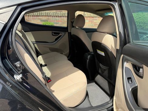 Used 2016 Hyundai Elantra SE FWD image 12