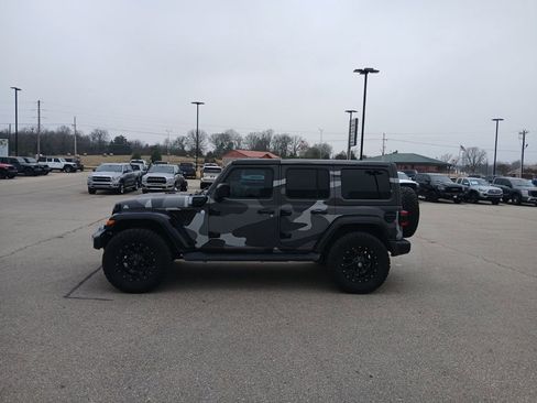 Used 2023 Jeep Wrangler Unlimited Sahara w/ Cold Weather Group image 4