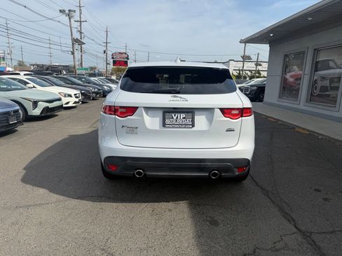 Used 2017 Jaguar F-PACE R-Sport image 6