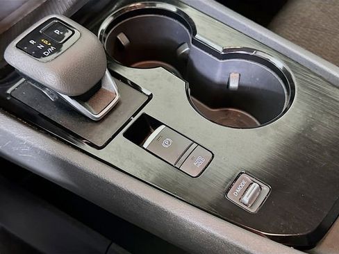 Used 2024 Nissan Rogue SV image 18