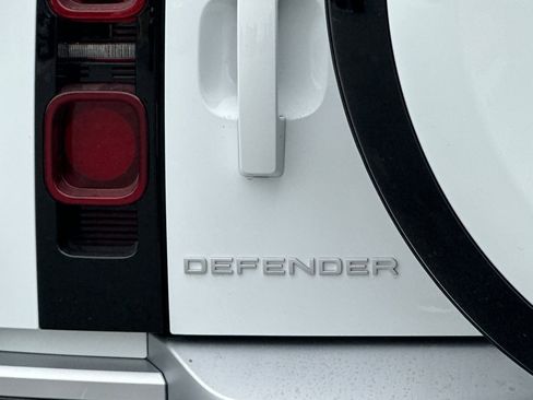 New 2025 Land Rover Defender 130 S image 26