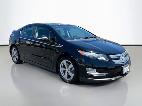 Used 2014 Chevrolet Volt FWD image 3