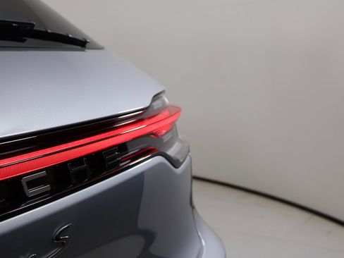 New 2026 Porsche Macan S image 11