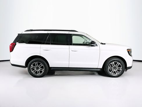 Used 2025 Ford Expedition Active AWD/4WD image 10