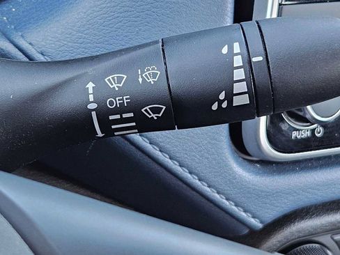 Used 2025 Nissan Versa SV FWD image 25
