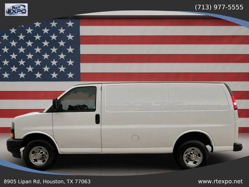 Used 2021 Chevrolet Express 2500 w/ Driver Convenience Package RWD image 5