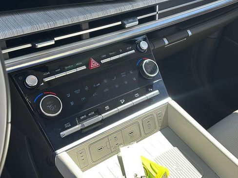 Used 2025 Hyundai Santa Fe Calligraphy image 20