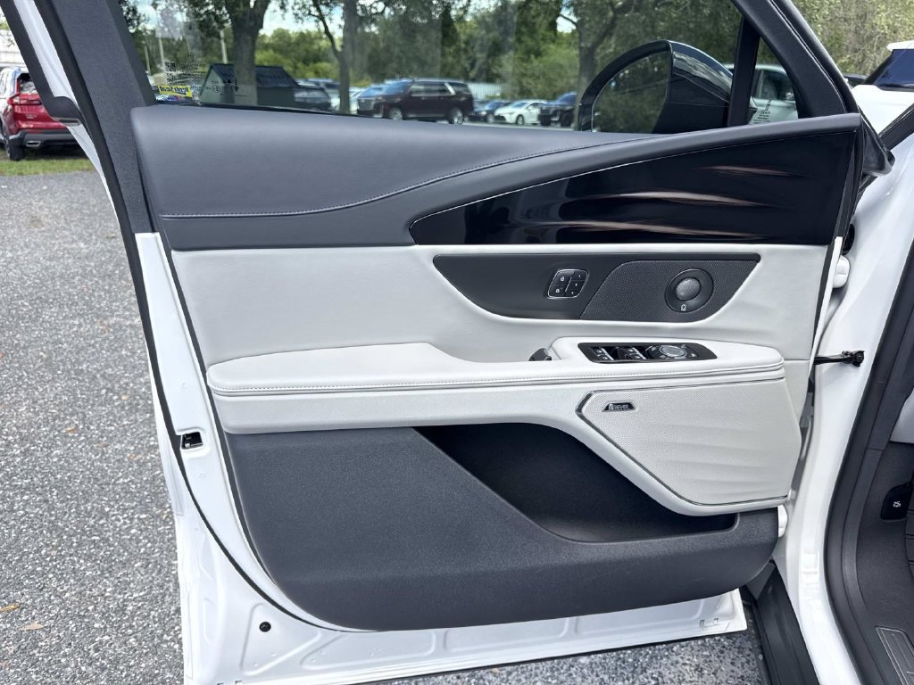 New 2026 Lincoln Nautilus Premier w/ Equipment Group 102A AWD/4WD image 18