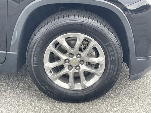 Used 2021 Chevrolet Traverse LS image 10