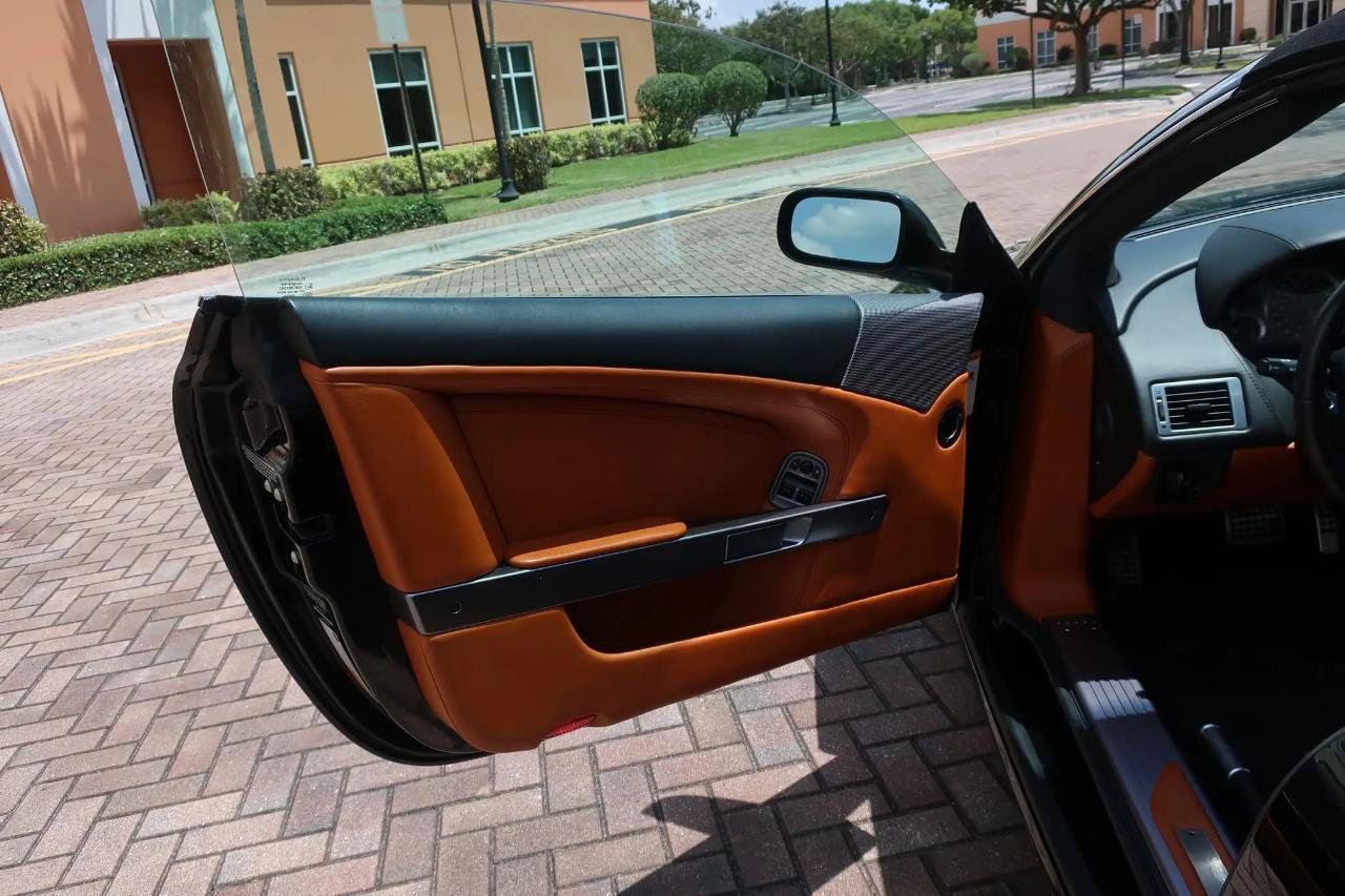 Used 2006 Aston Martin DB9 Volante RWD image 32