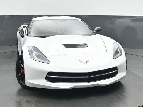Used 2017 Chevrolet Corvette Stingray Coupe w/ 1LT RWD image 8