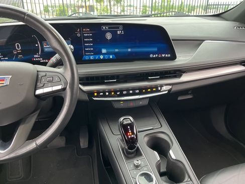 Used 2024 Cadillac XT4 Premium Luxury AWD/4WD image 19