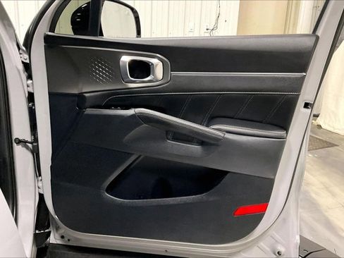 Used 2023 Kia Sorento SX image 24