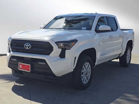 Certified 2025 Toyota Tacoma SR5 image 7