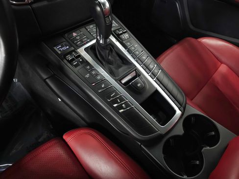 Used 2015 Porsche Macan Turbo image 23
