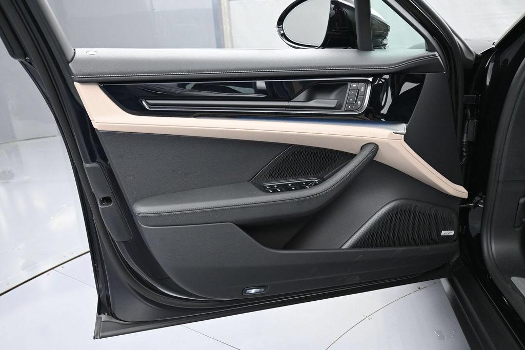 New 2026 Porsche Panamera 4 AWD/4WD image 15
