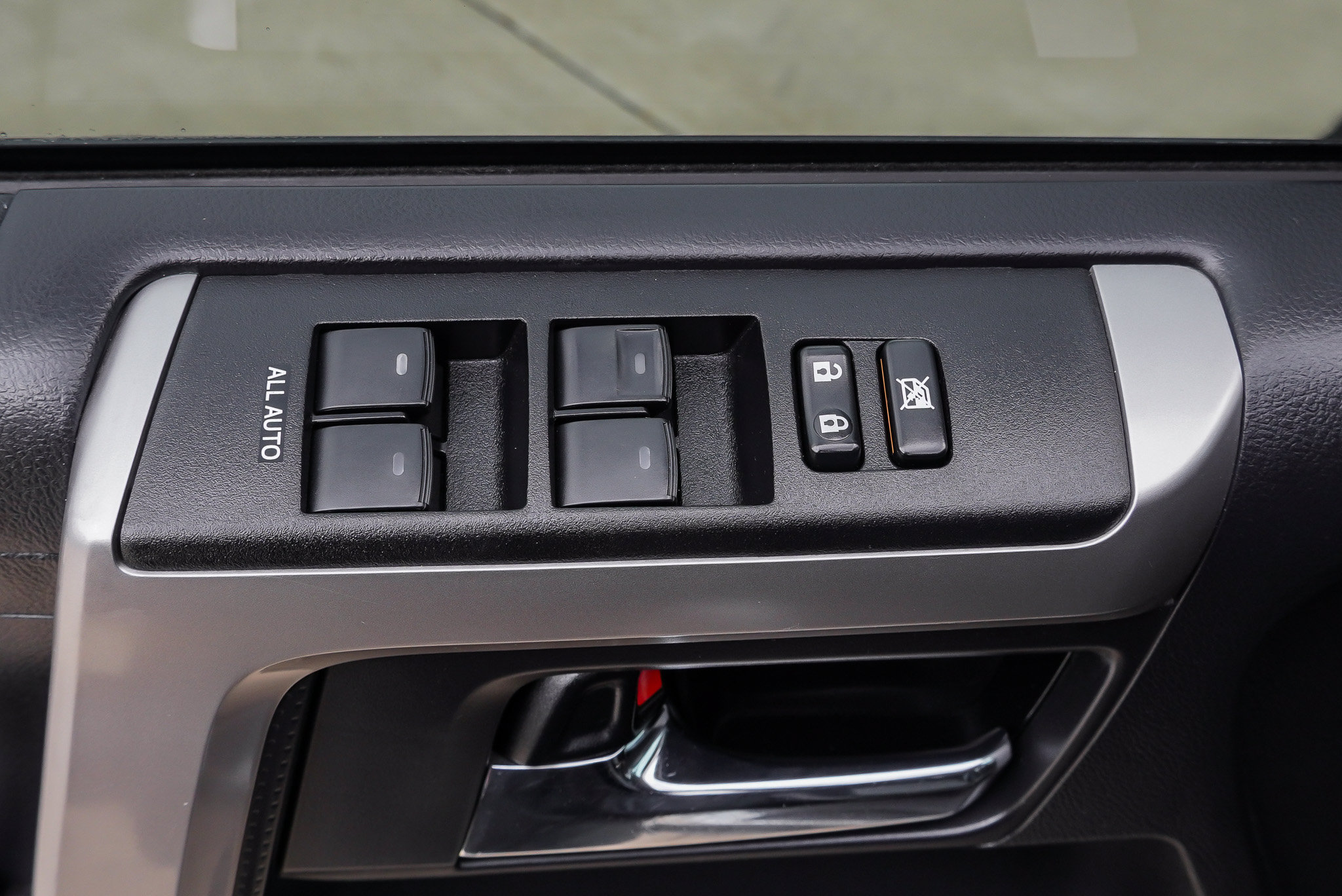Used 2015 Toyota 4Runner SR5 Premium AWD/4WD image 19