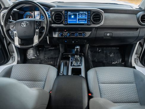 Used 2020 Toyota Tacoma SR5 image 23