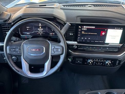 Used 2025 GMC Sierra 1500 SLT image 14