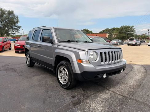 Used 2016 Jeep Patriot Sport w/ Power Value Group FWD image 8