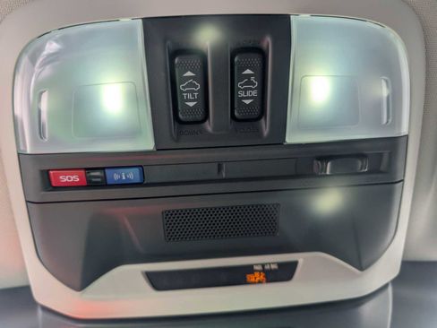 Used 2025 Subaru Crosstrek 2.0i Premium image 18