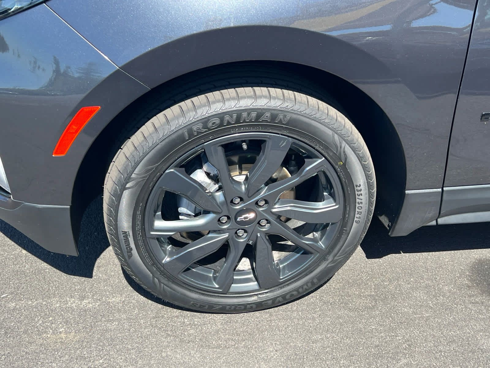 Used 2023 Chevrolet Equinox RS AWD/4WD image 6