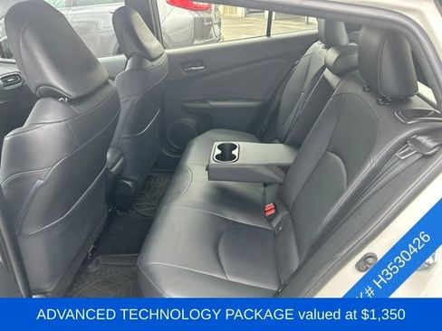 Used 2017 Toyota Prius Four w/ Premium Convenience Package FWD image 3