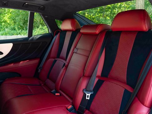 Used 2019 Lexus LS 500 F Sport w/ Accessory Package (Z2) AWD/4WD image 18