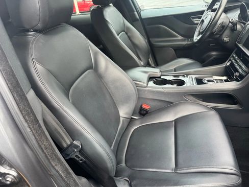 Used 2017 Jaguar F-PACE Premium image 26