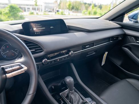 Used 2023 MAZDA MAZDA3 s FWD image 13