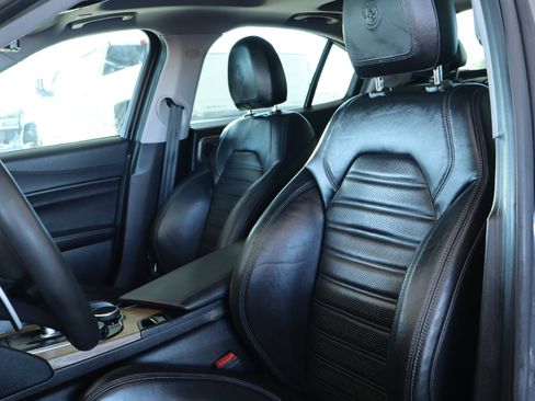 Used 2017 Alfa Romeo Giulia Ti w/ TI 19" Sport Package image 16