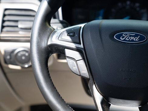Used 2020 Ford Fusion SEL FWD image 33