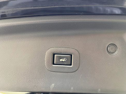 Used 2018 Nissan Armada SL w/ Premium Package RWD image 24