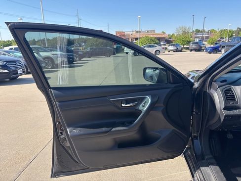 Used 2015 Nissan Altima 2.5 S w/ Power Driver Seat Package FWD image 9