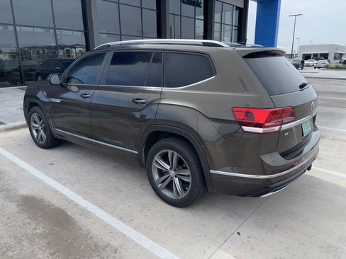 Used 2019 Volkswagen Atlas SE w/ Towing Package AWD/4WD image 3