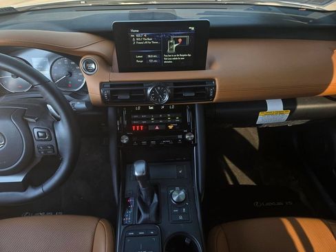 Used 2025 Lexus IS 300 F Sport RWD image 9